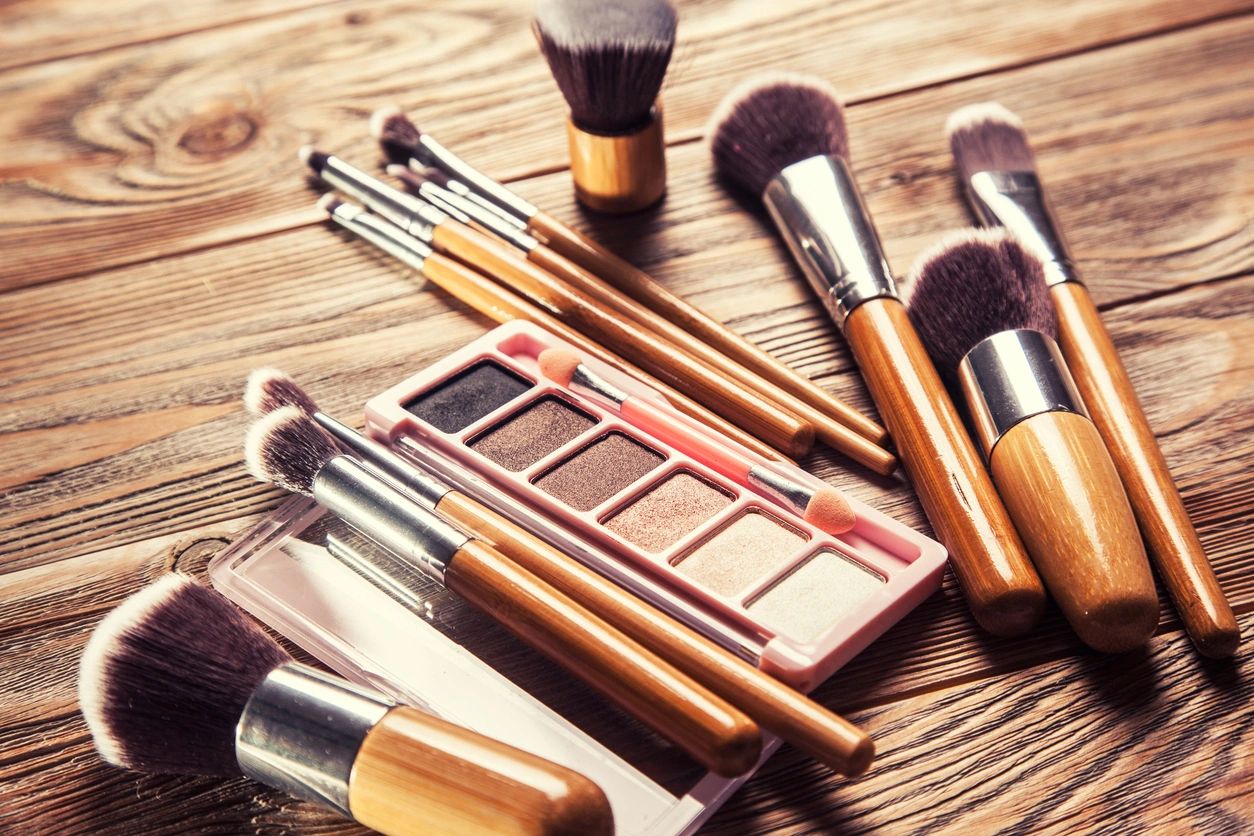 Read more about the article Organizing Make Up/Skin Care
